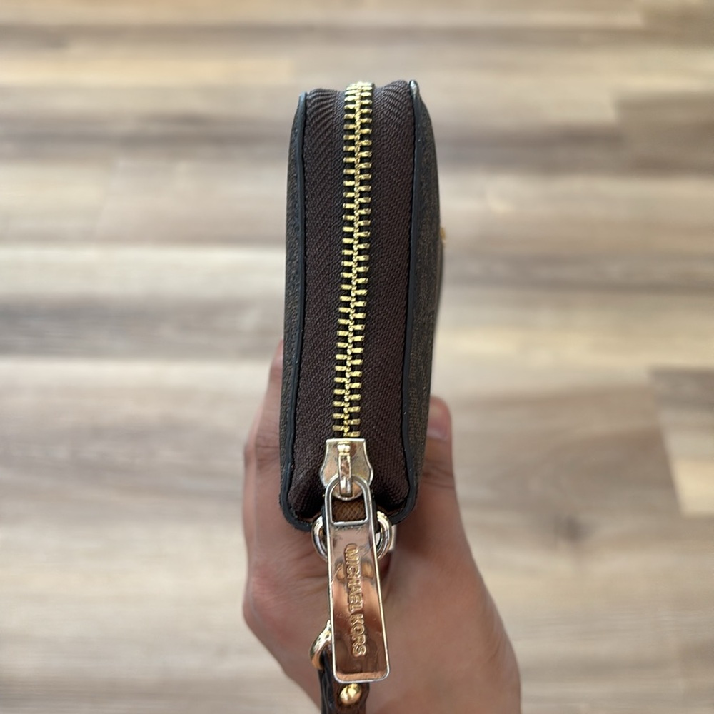 Michael Kors Signature Zip-Around Wallet - Picture 7 of 11